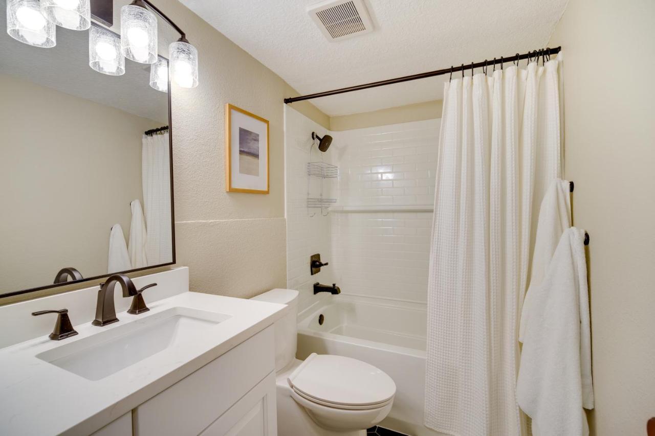 Oceanfront Satellite Beach Condo With Balcony, Views 外观 照片