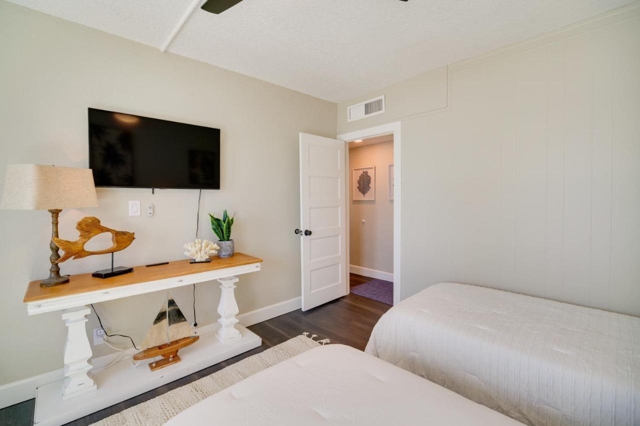 Oceanfront Satellite Beach Condo With Balcony, Views 外观 照片